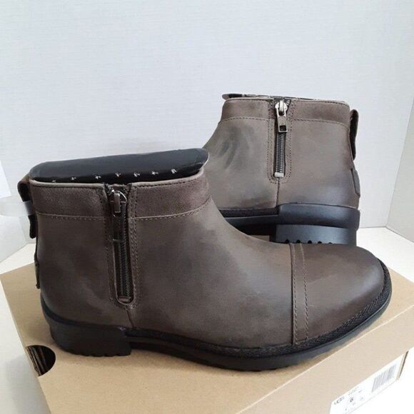 UGG Women's 6M Winter Ankle Boot - Picture 11 of 11